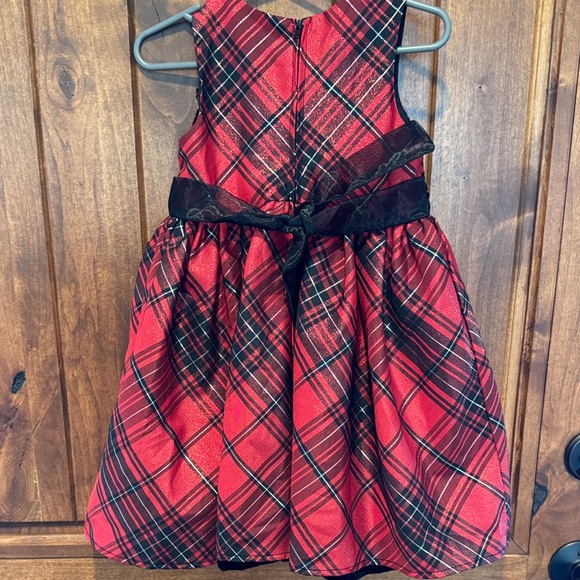 Red Plaid Sleeveless Dress with Black Bow - Picture 4 of 6
